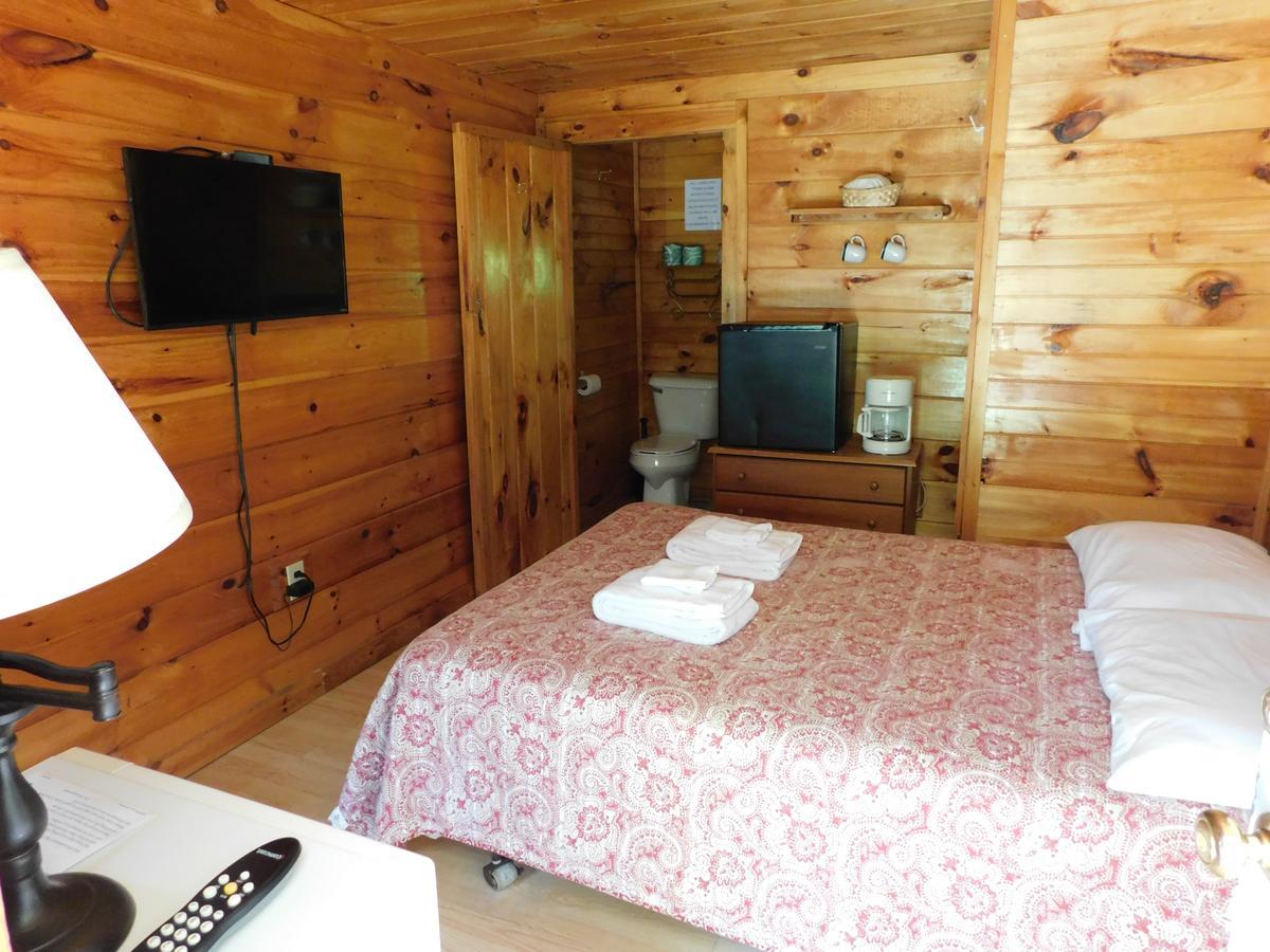 Barton Pine Crest Motel & Cabins מראה חיצוני תמונה