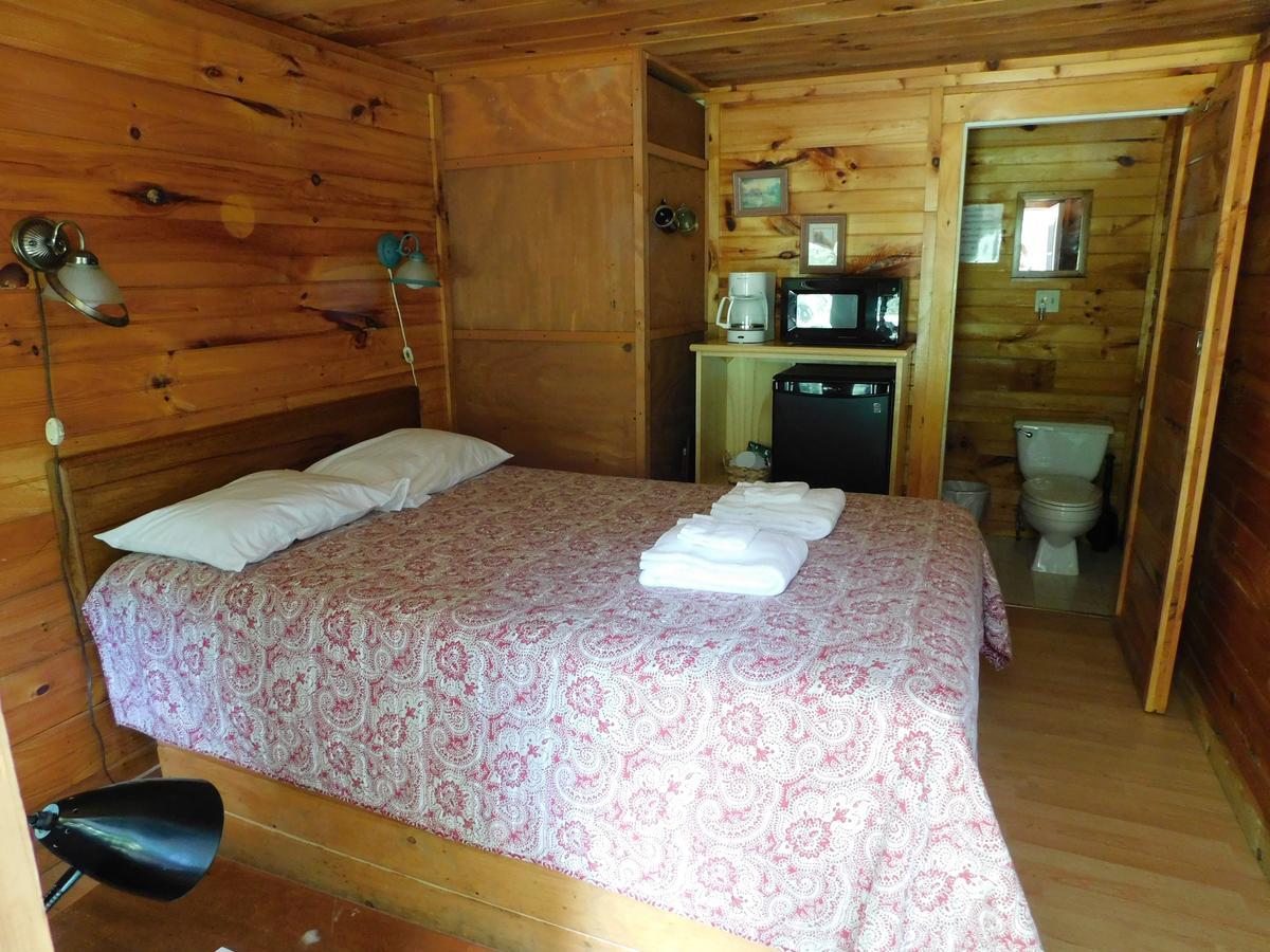 Barton Pine Crest Motel & Cabins מראה חיצוני תמונה