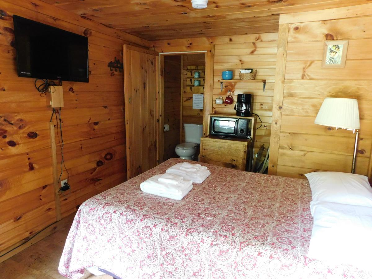 Barton Pine Crest Motel & Cabins מראה חיצוני תמונה