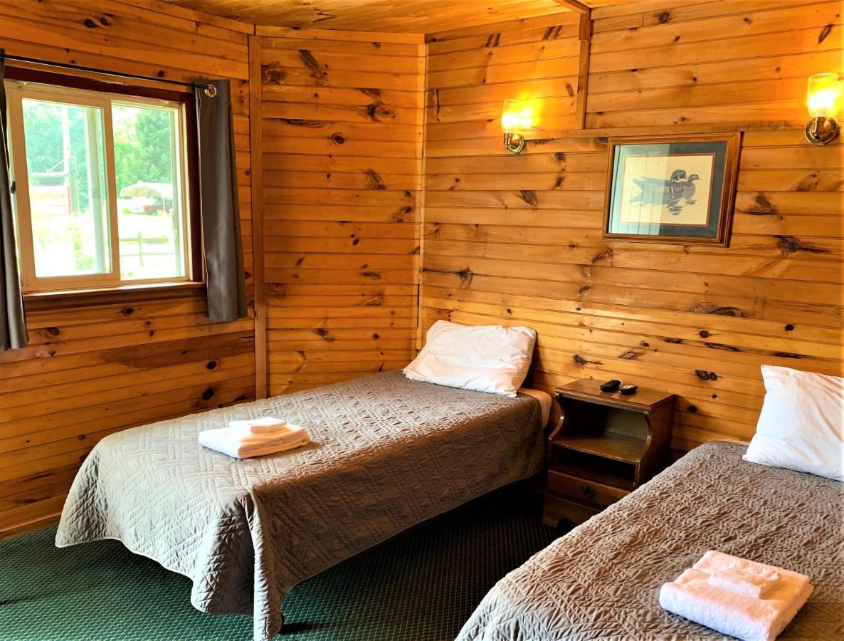 Barton Pine Crest Motel & Cabins מראה חיצוני תמונה