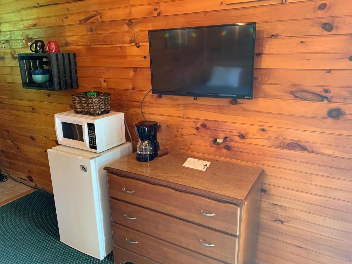 Barton Pine Crest Motel & Cabins מראה חיצוני תמונה