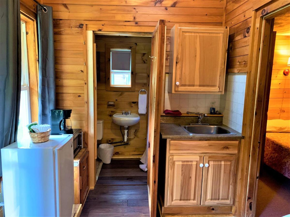 Barton Pine Crest Motel & Cabins מראה חיצוני תמונה