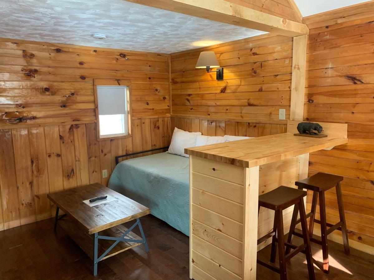 Barton Pine Crest Motel & Cabins מראה חיצוני תמונה